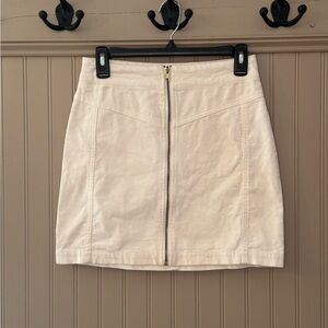 Wild Fable Cream Corduroy Mini Skirt Women’s Size 2 Front Zip